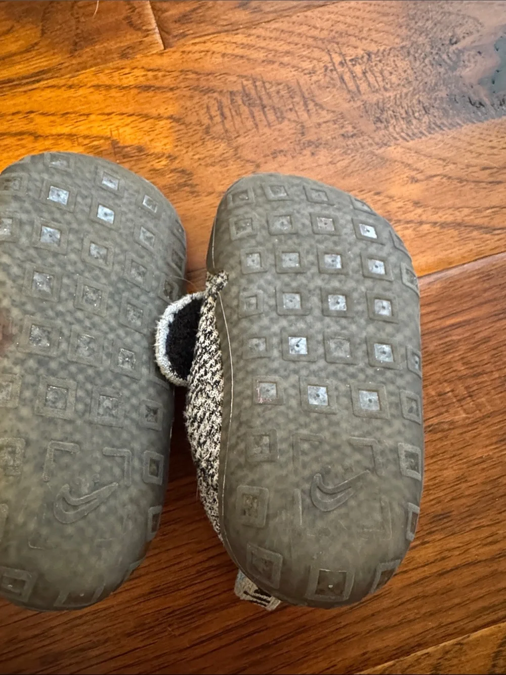 Nike Swoosh 1 Kids Slip-On Knit Sneakers in Heather Gray